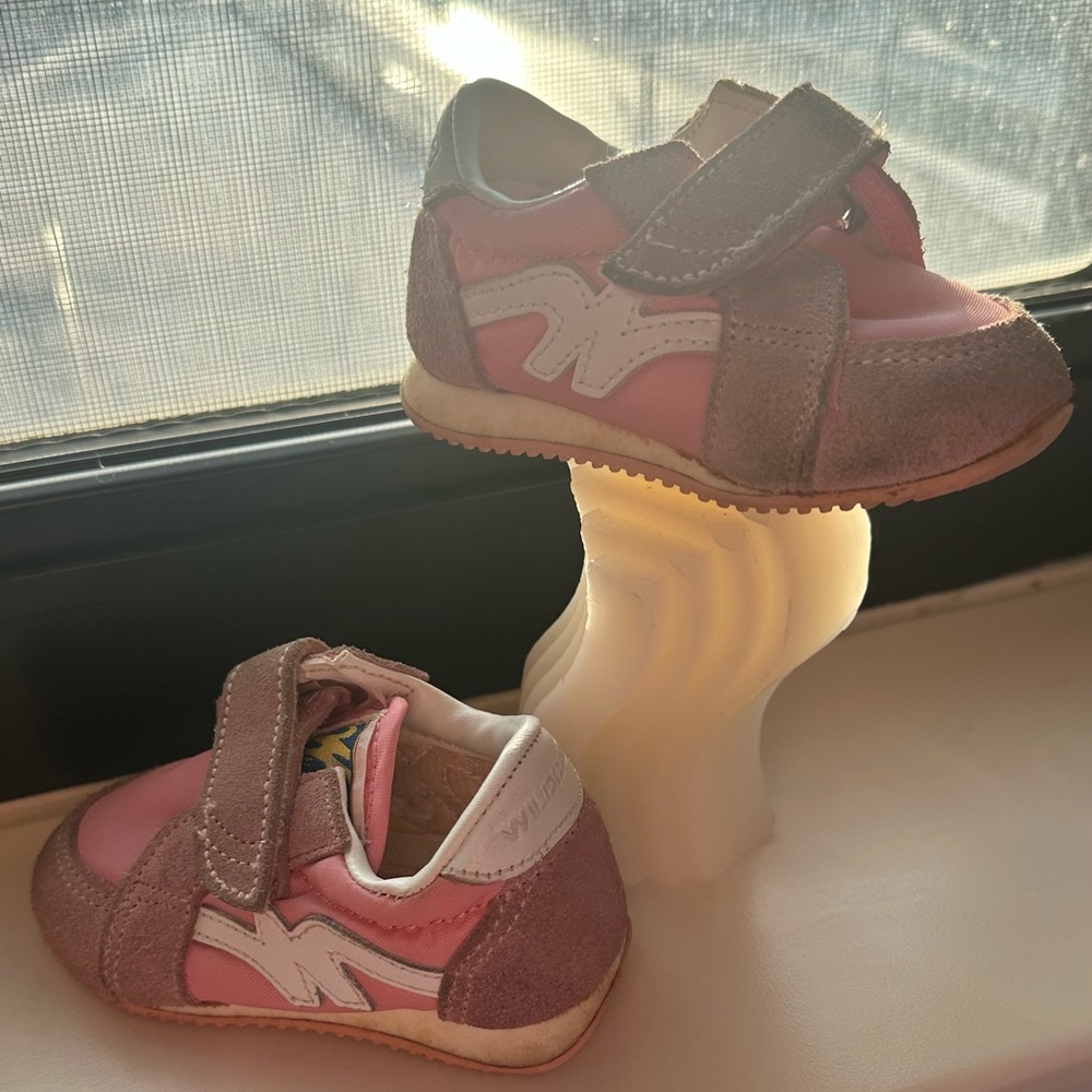 Pink Vintage Buster Brown Wildcats Suede Baby Sneakers Velcro Brown Shoe Company